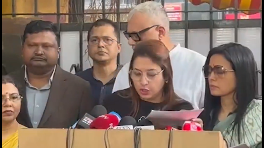 'SIR में 39 मौतों का ख़ून आपके हाथों पर लगा है', ECI पर टीएमसी का आरोप 'SIR में 39 मौतों का ख़ून आपके हाथों पर लगा है', ECI पर टीएमसी का आरोप