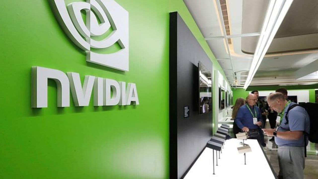 AI boom: एनवीडिया $5 ट्रिलियन को छूने वाली दुनिया की पहली कंपनी बनी AI boom: एनवीडिया $5 ट्रिलियन को छूने वाली दुनिया की पहली कंपनी बनी
