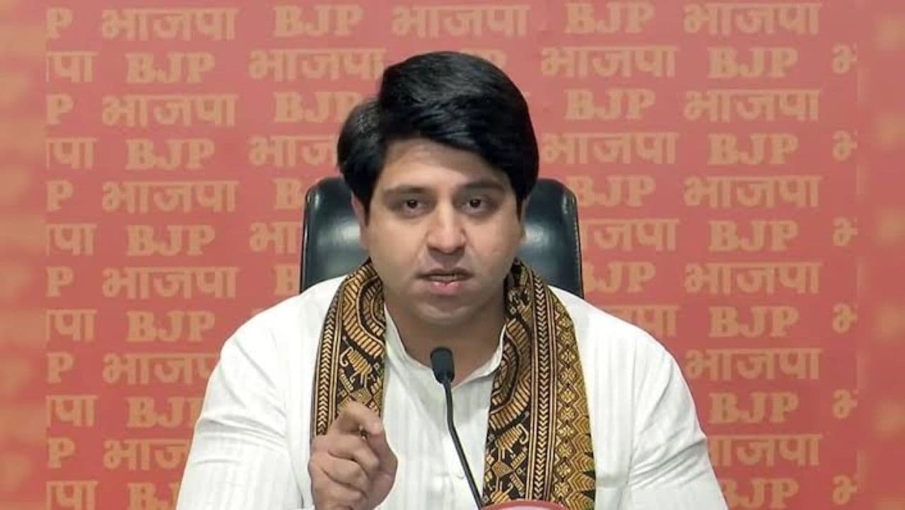 शहज़ाद पूनावाला ने दूसरी बार इस्तीफा भेजा, आग्रह किया- स्वीकार करें शहज़ाद पूनावाला ने दूसरी बार इस्तीफा भेजा, आग्रह किया- स्वीकार करें