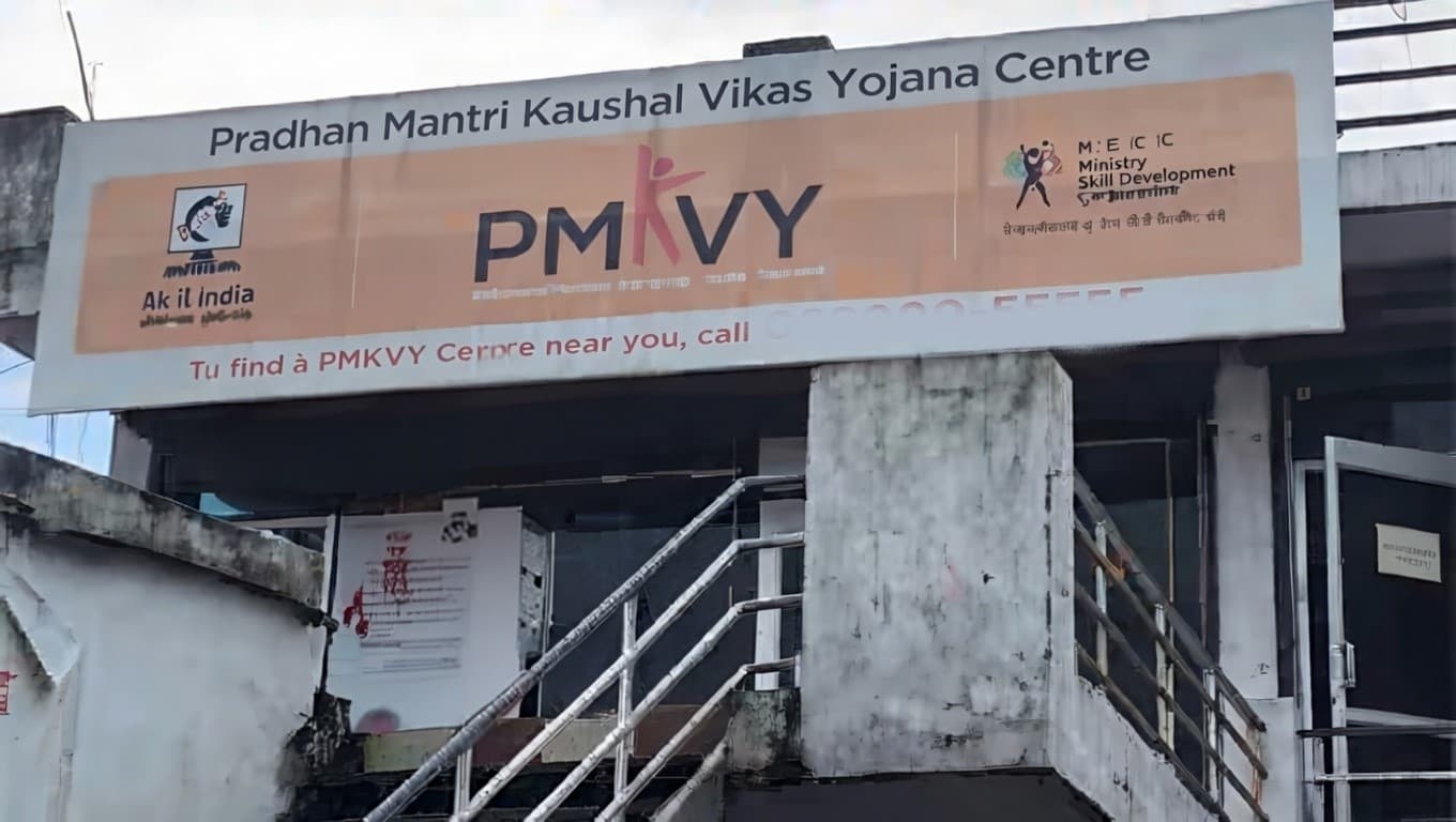 कौशल विकास योजना में सीएजी ने पकड़ा भारी भ्रष्टाचार, लेकिन मीडिया ख़ामोश! कौशल विकास योजना में सीएजी ने पकड़ा भारी भ्रष्टाचार, लेकिन मीडिया ख़ामोश!